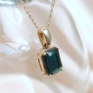 Altın 14 Ayar 6x8 Swarowski baget Zümrüt yeşil